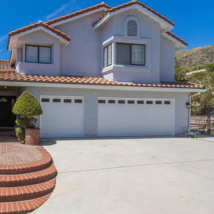 Hilltop With Private Pool And Los Angeles