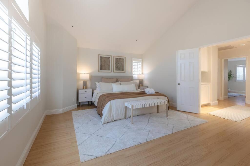 Hébergement de vacances Hilltop With Private Pool And